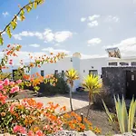 Hotell Beautiful 2 Bed With Large Pool Casa Manana