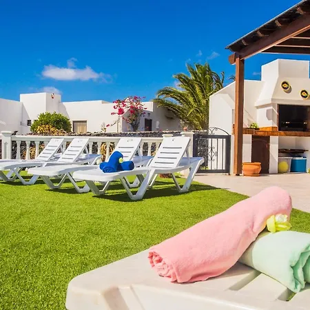 Beautiful 2 Bed With Large Pool Casa Manana *