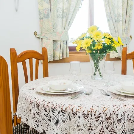 Beautiful 2 Bed With Large Pool Casa Manana * Плайя-Бланка