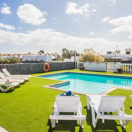 Beautiful 2 Bed With Large Pool Casa Manana Готель Плайя-Бланка