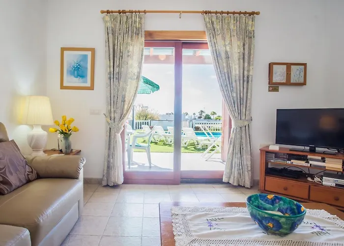 Beautiful 2 Bed With Large Pool Casa Manana *